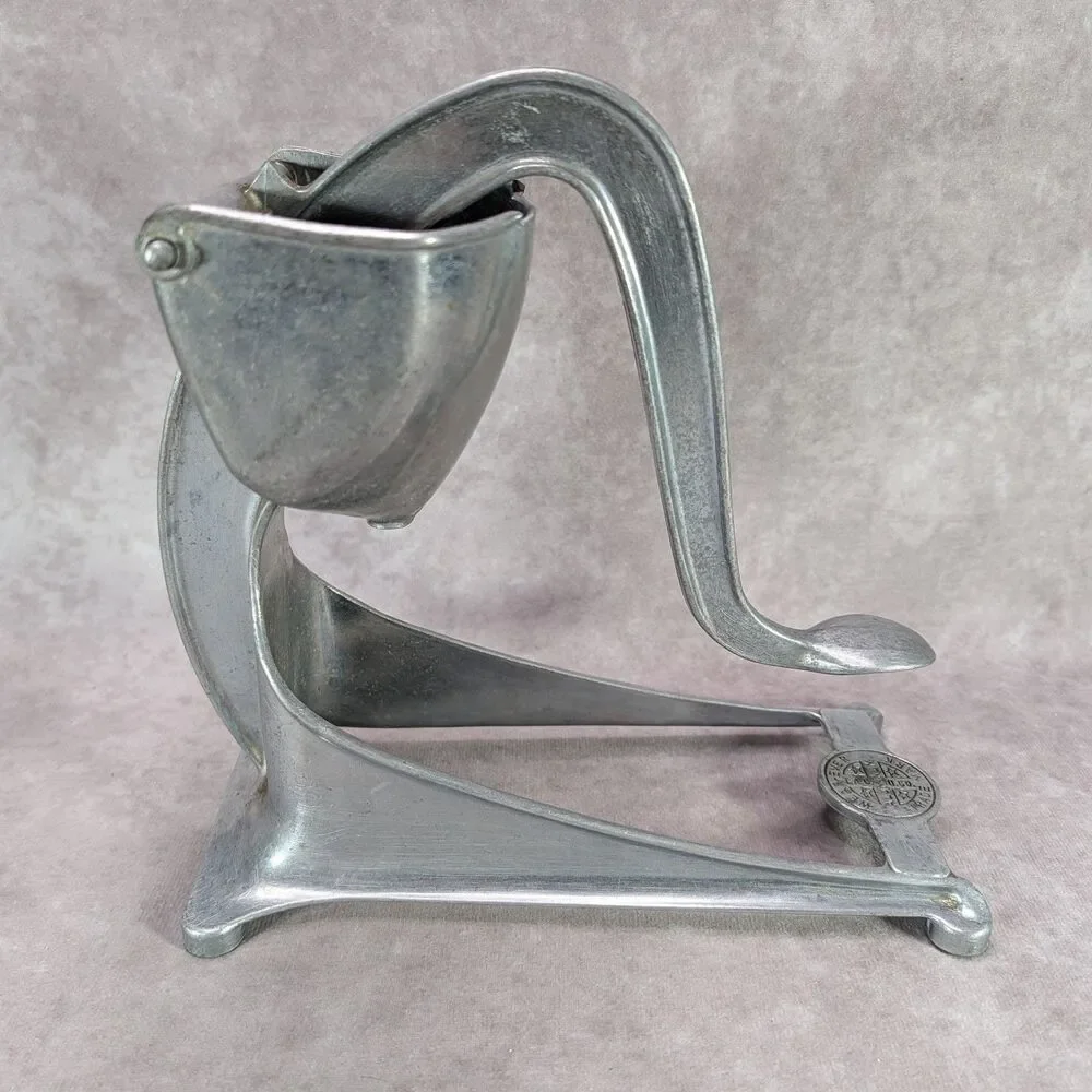 Vintage Wear-Ever Aluminum Citrus Juicer Hand Press Manual Lemon Lime Squeezer